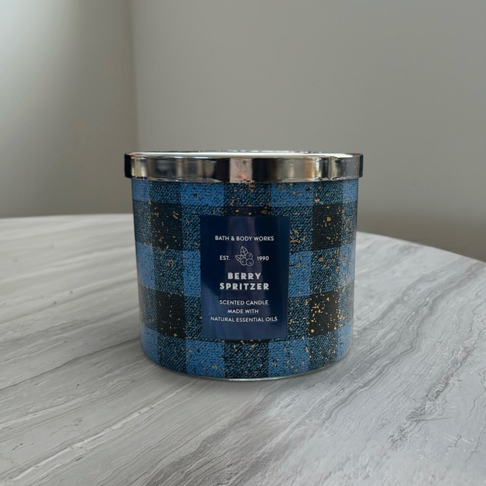 NEW Bath & Body Works Berry Spritzer Scented Candle
